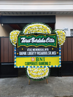 Papan Bunga Duka di Kalibanteng Kidul