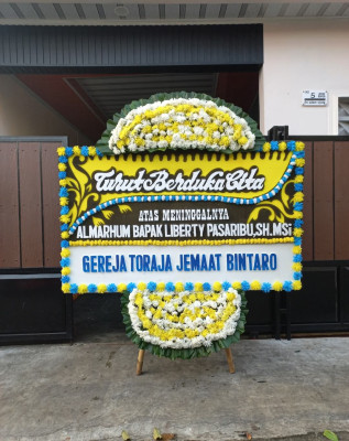 Papan Bunga Duka di Kalibanteng Kidul