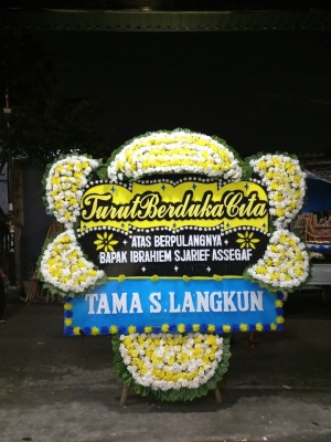Papan Bunga Duka di Kalibanteng Kidul